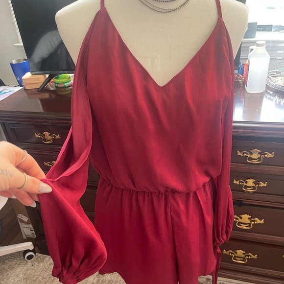 Cut Out Romper - Picture 2 of 8
